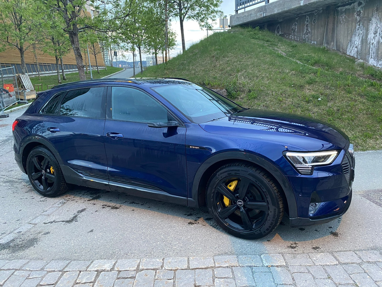 Audi e-tron