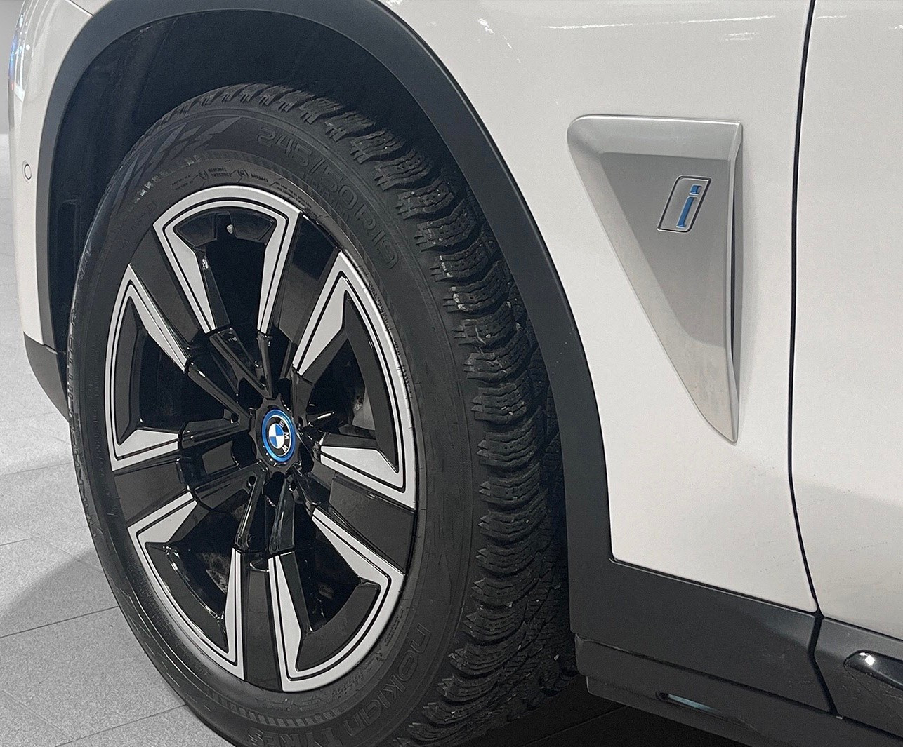 BMW iX3