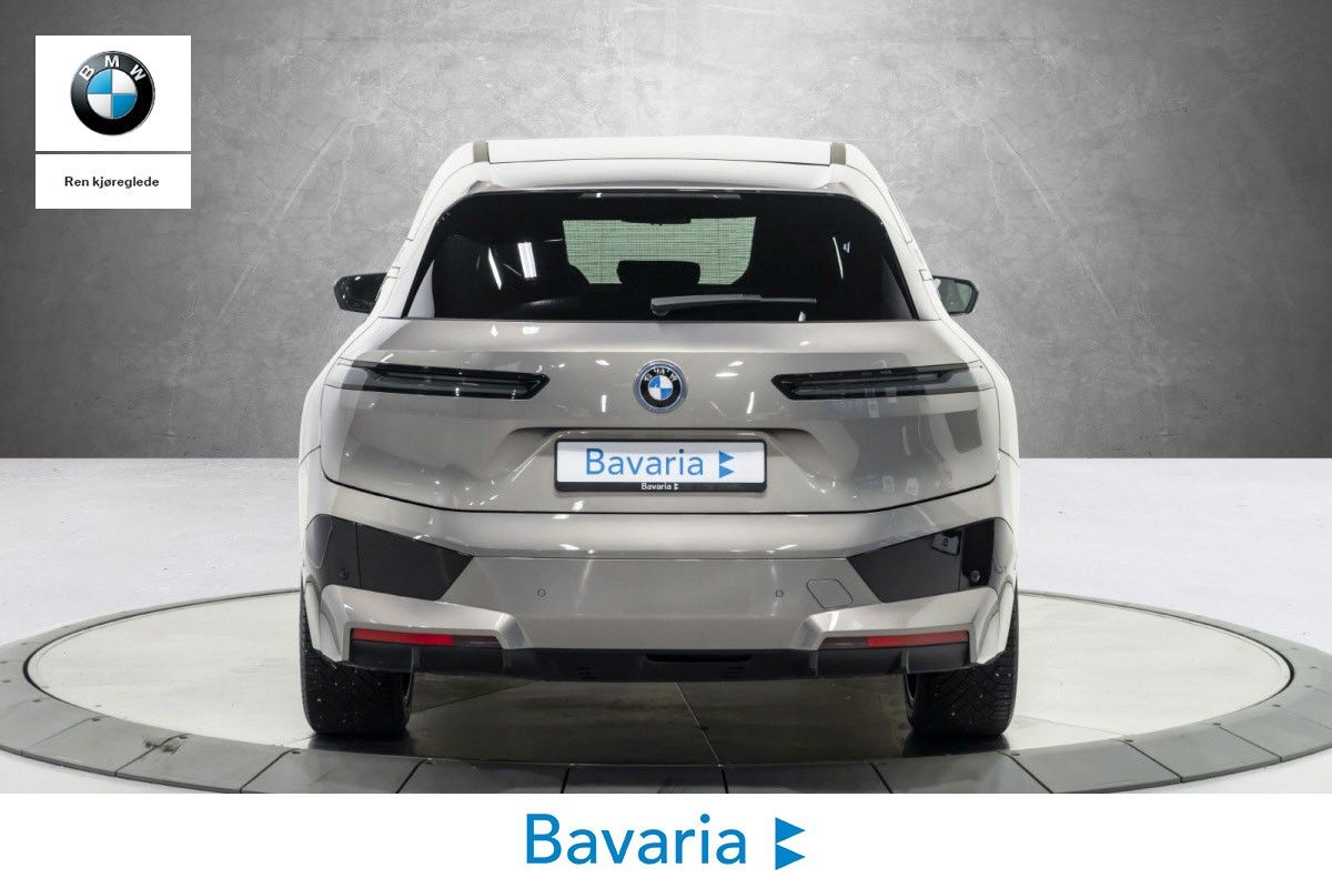 BMW iX xDrive 40