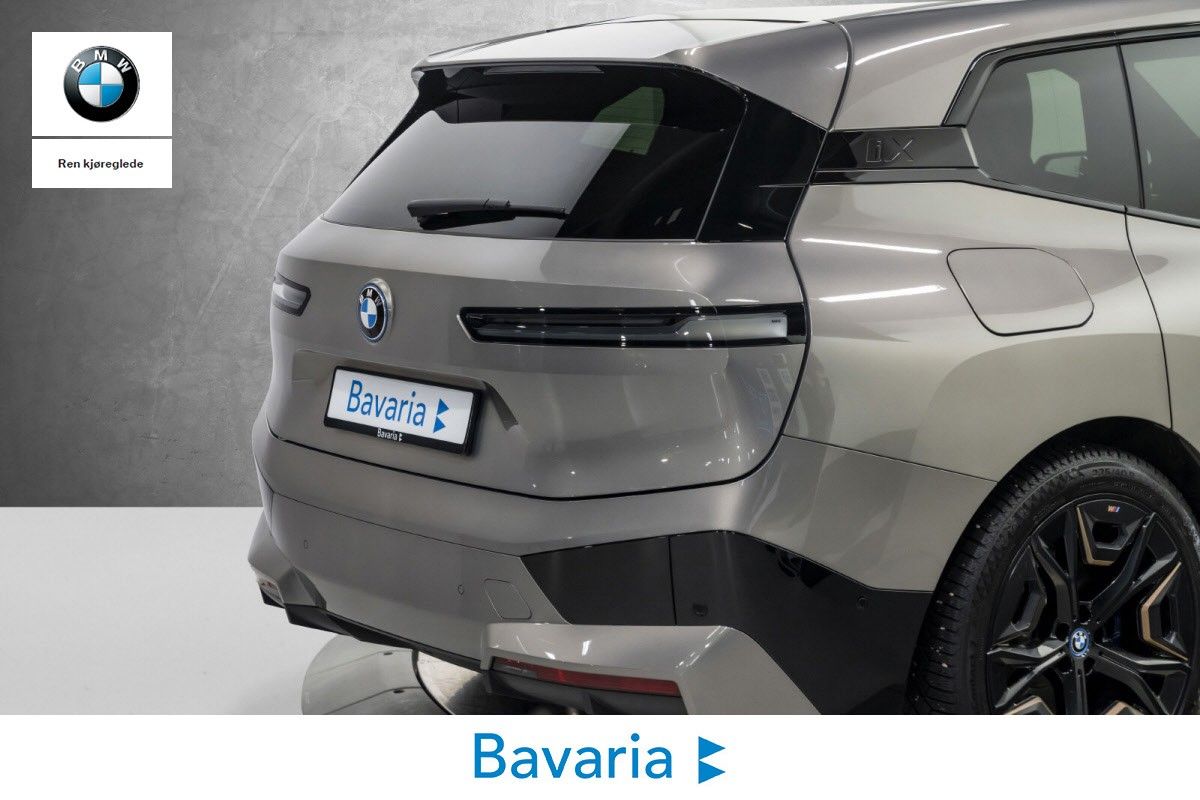 BMW iX xDrive 40
