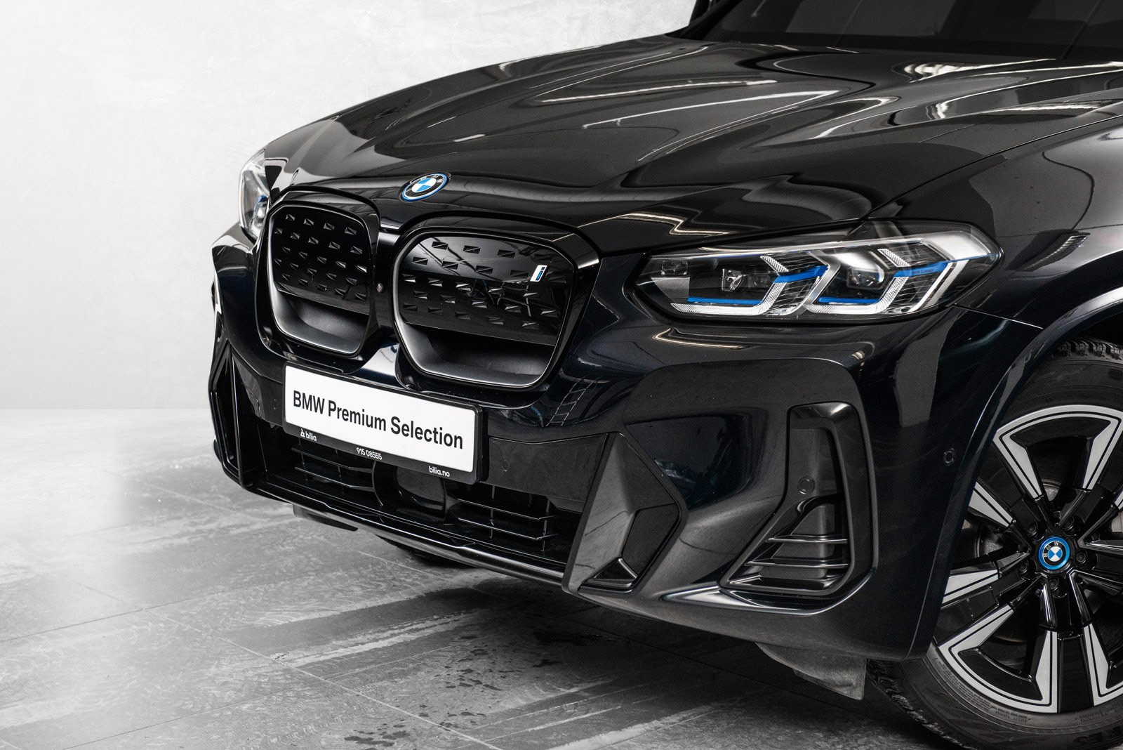 BMW iX3