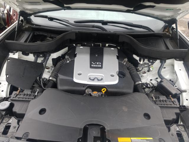 Infiniti QX70 2015