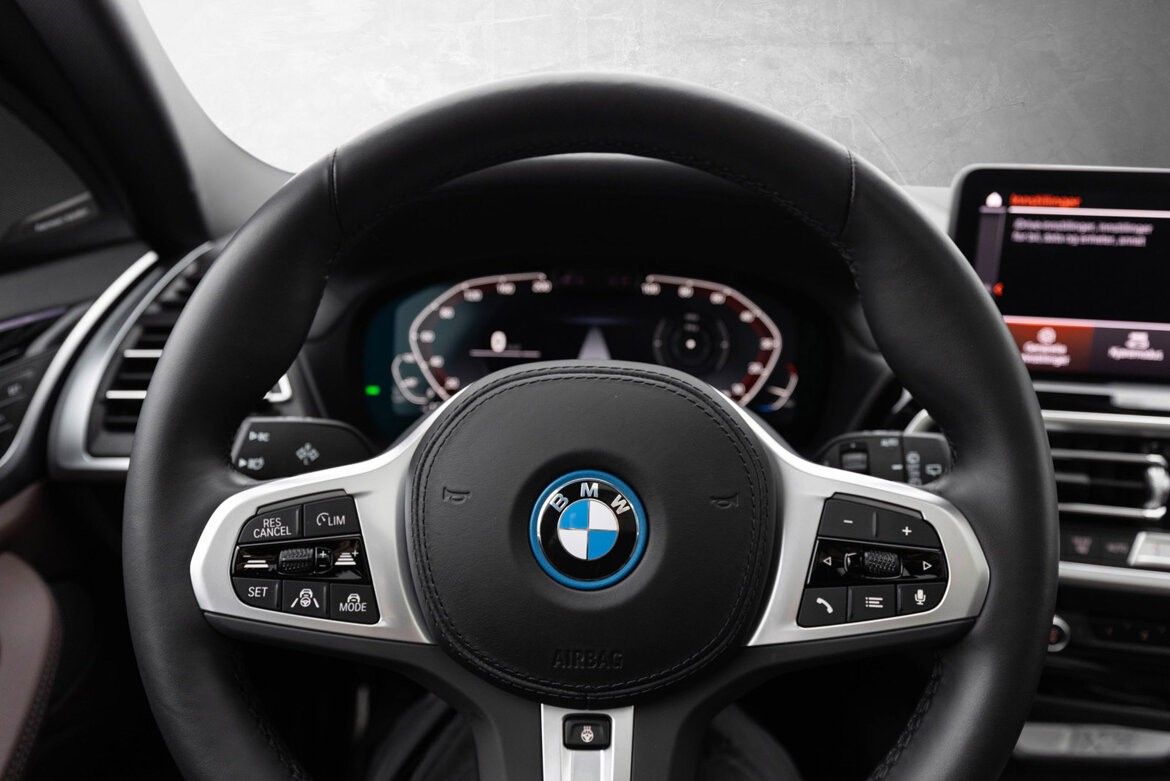 BMW iX3