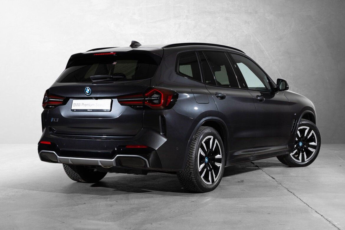 BMW iX3