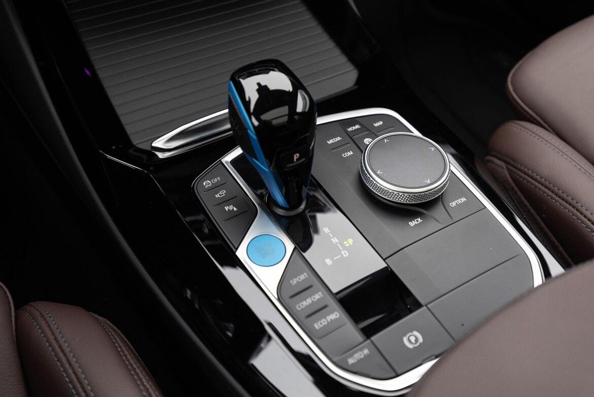 BMW iX3