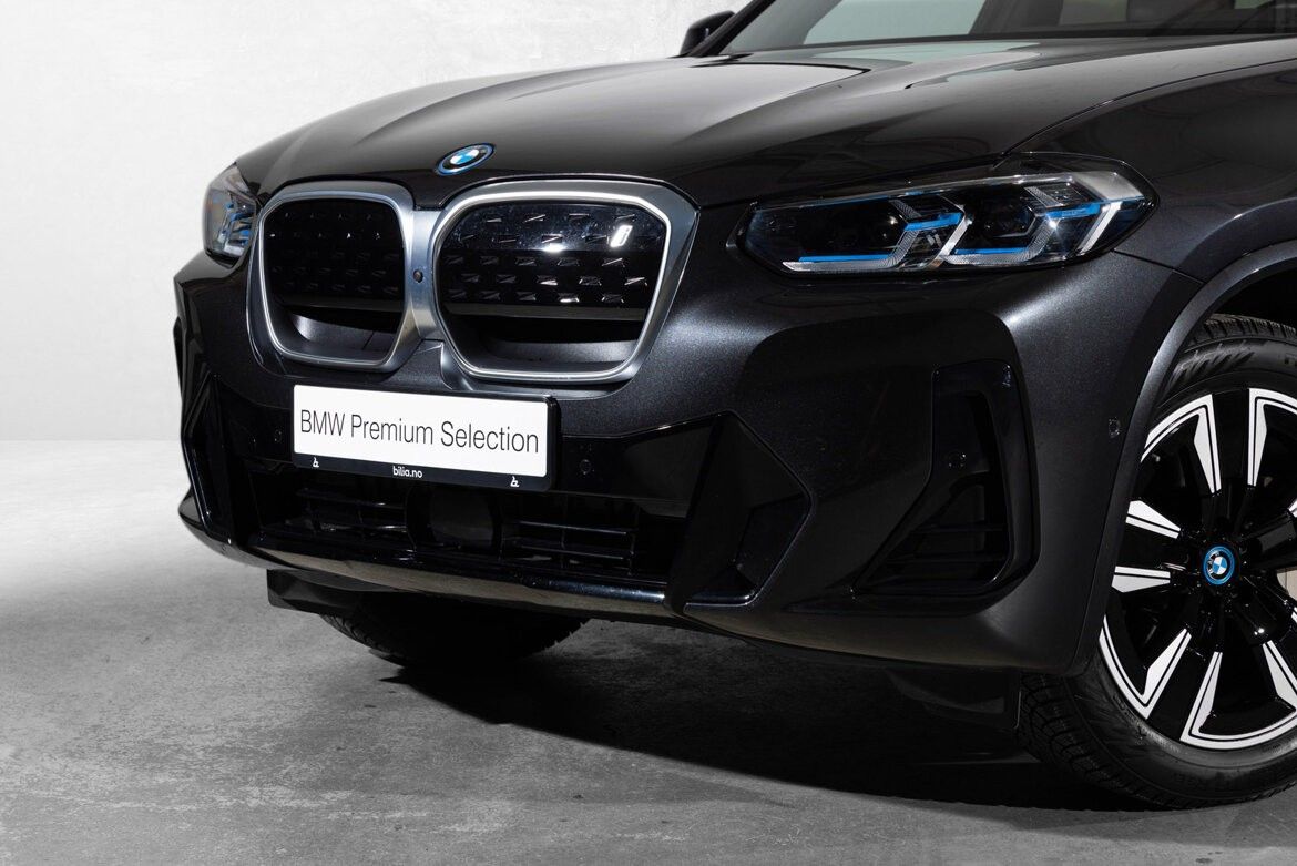 BMW iX3