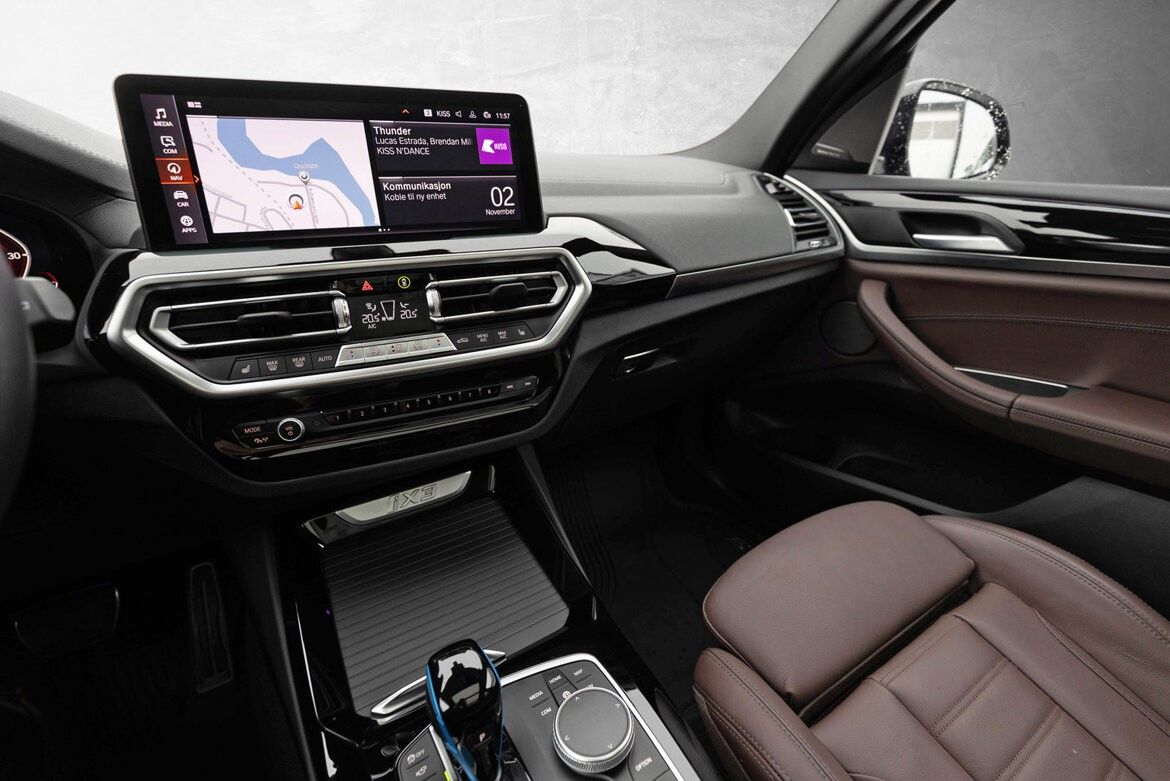 BMW iX3