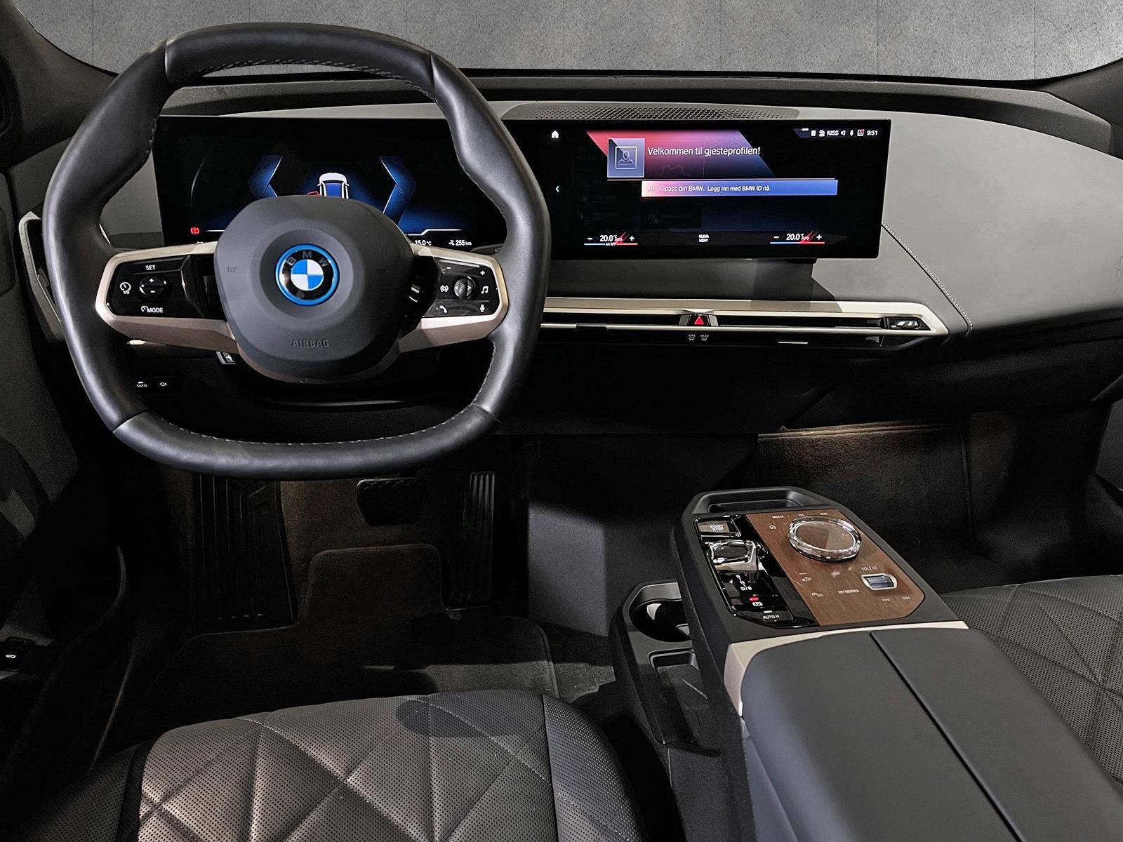 BMW iX xDrive 50