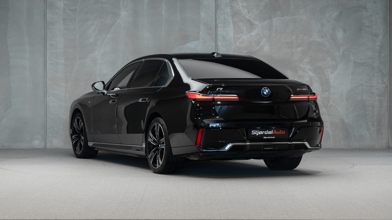 BMW i7