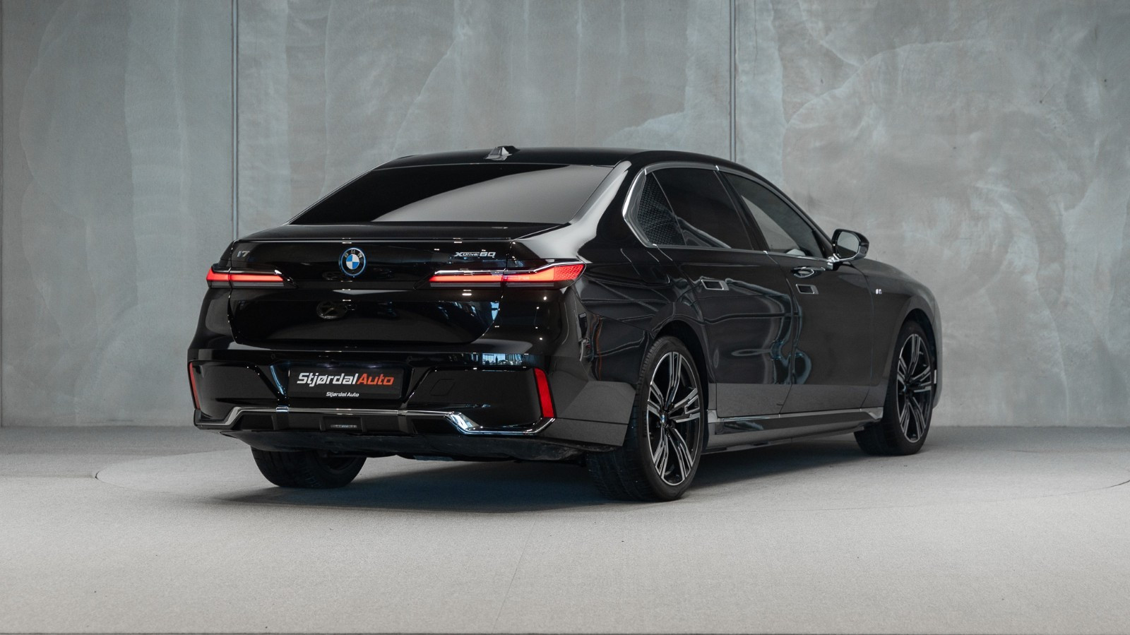BMW i7