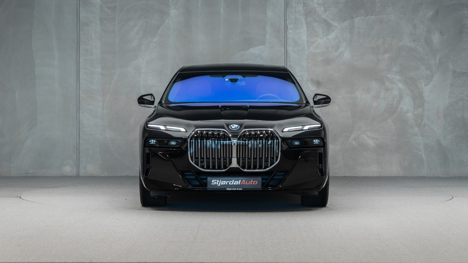 BMW i7