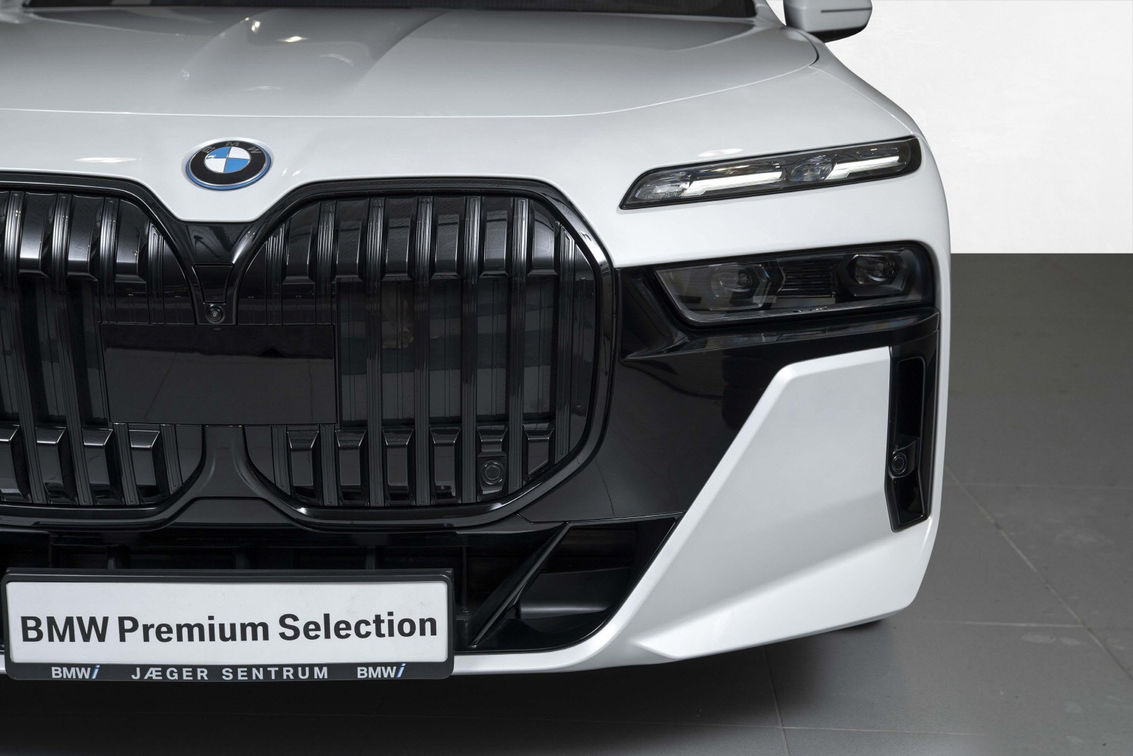 BMW i7