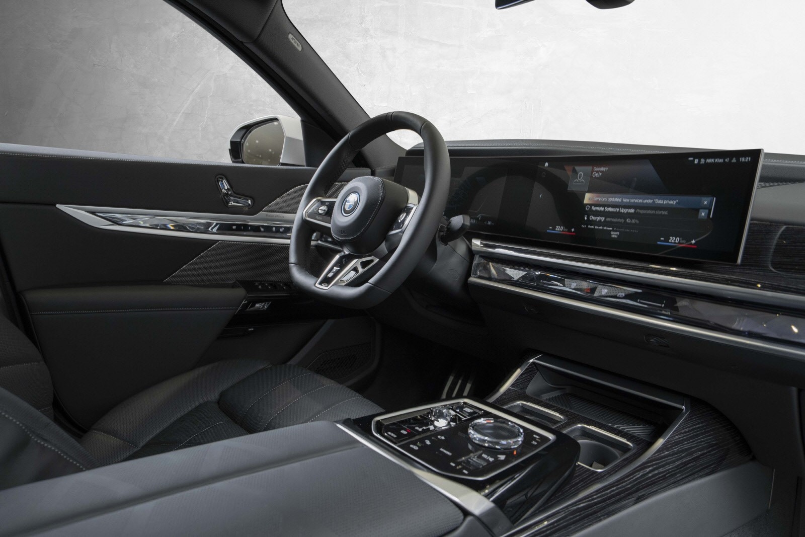 BMW i7