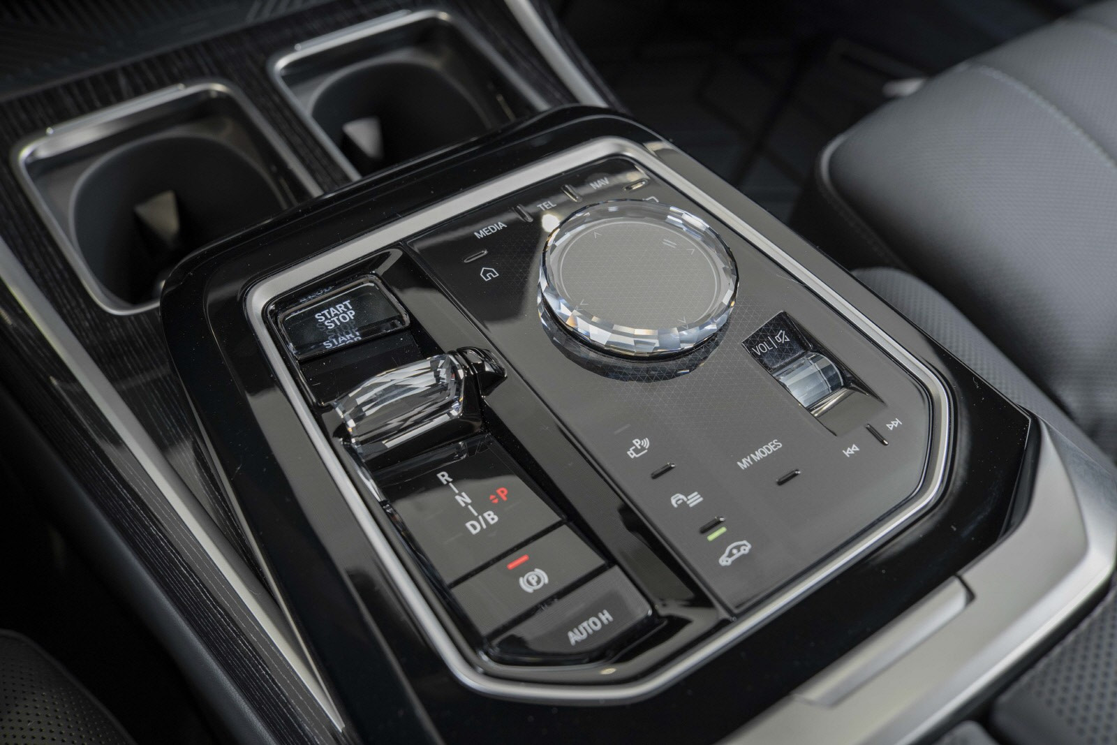 BMW i7