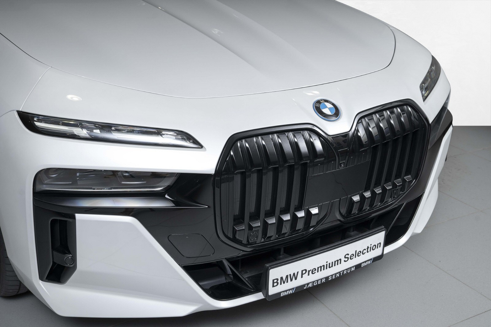 BMW i7