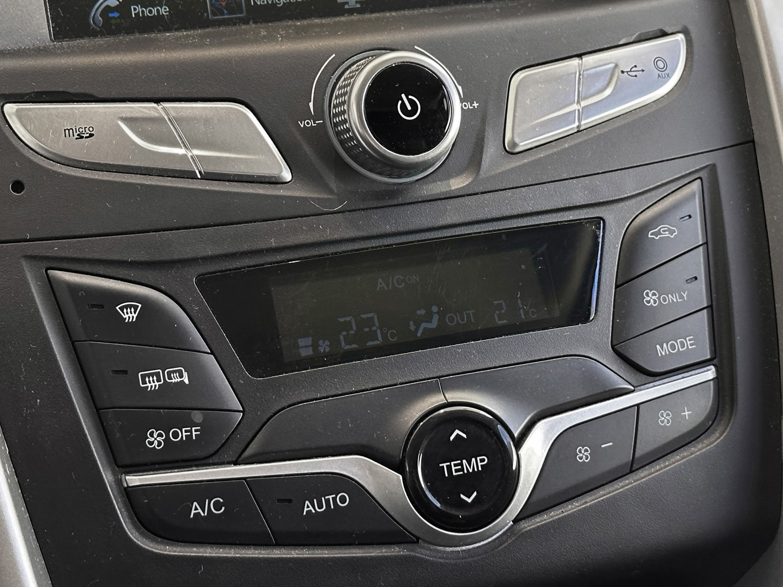 BYD T3