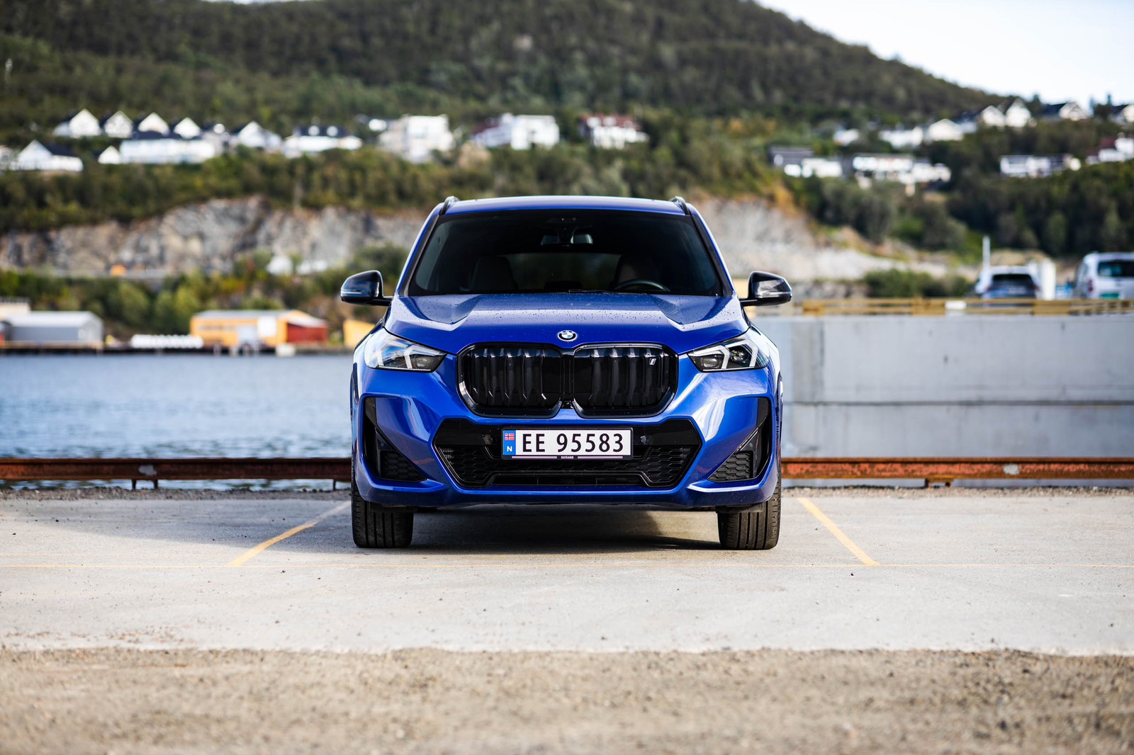 BMW iX1