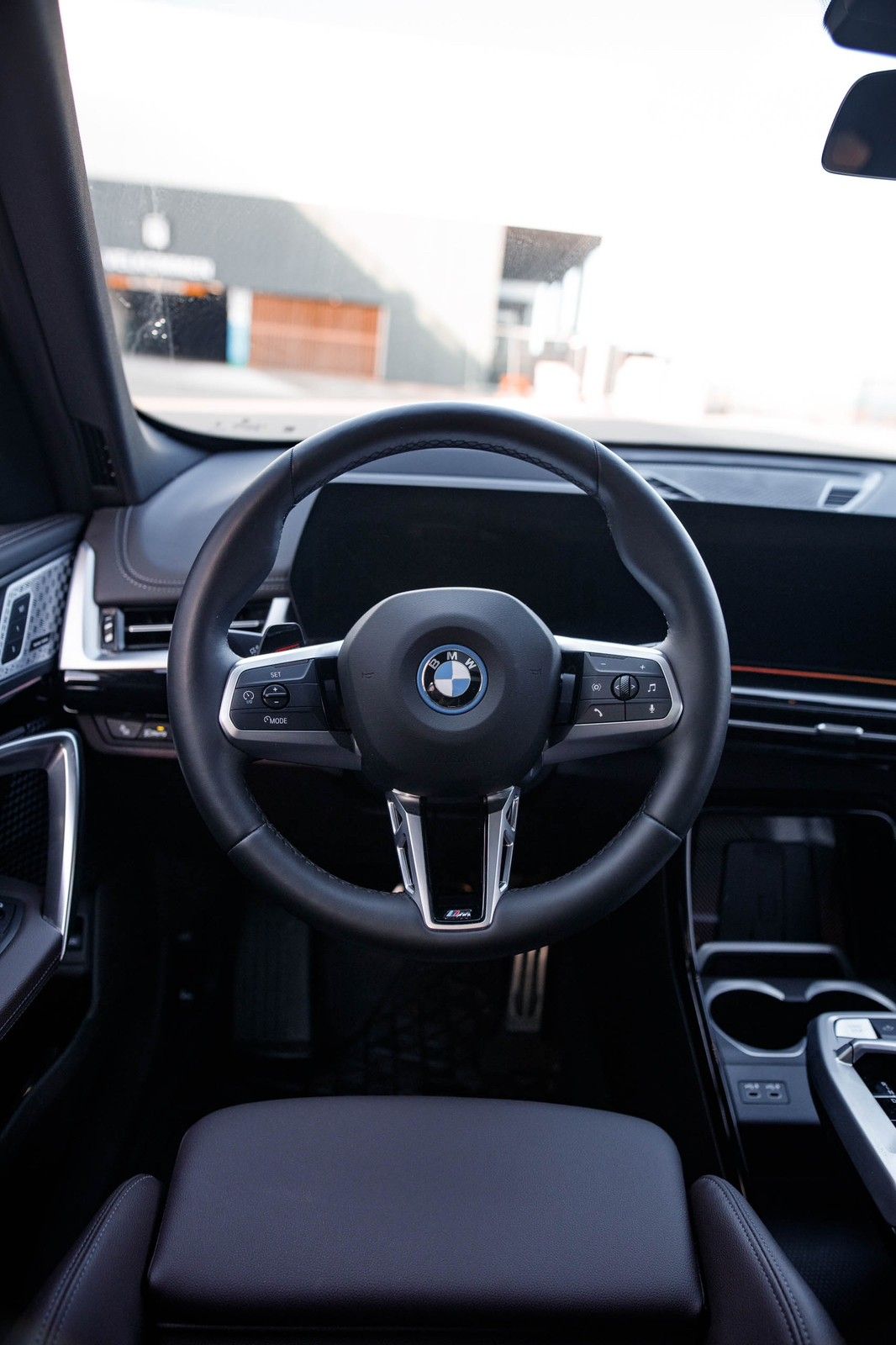 BMW iX1