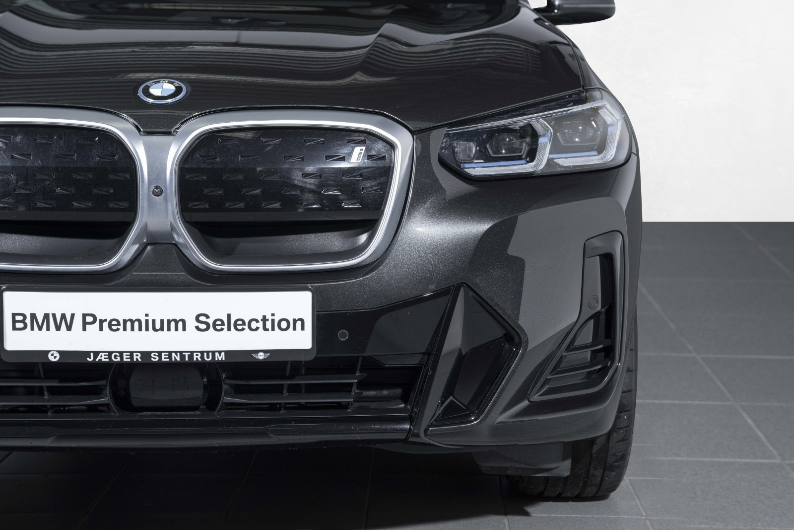 BMW iX3