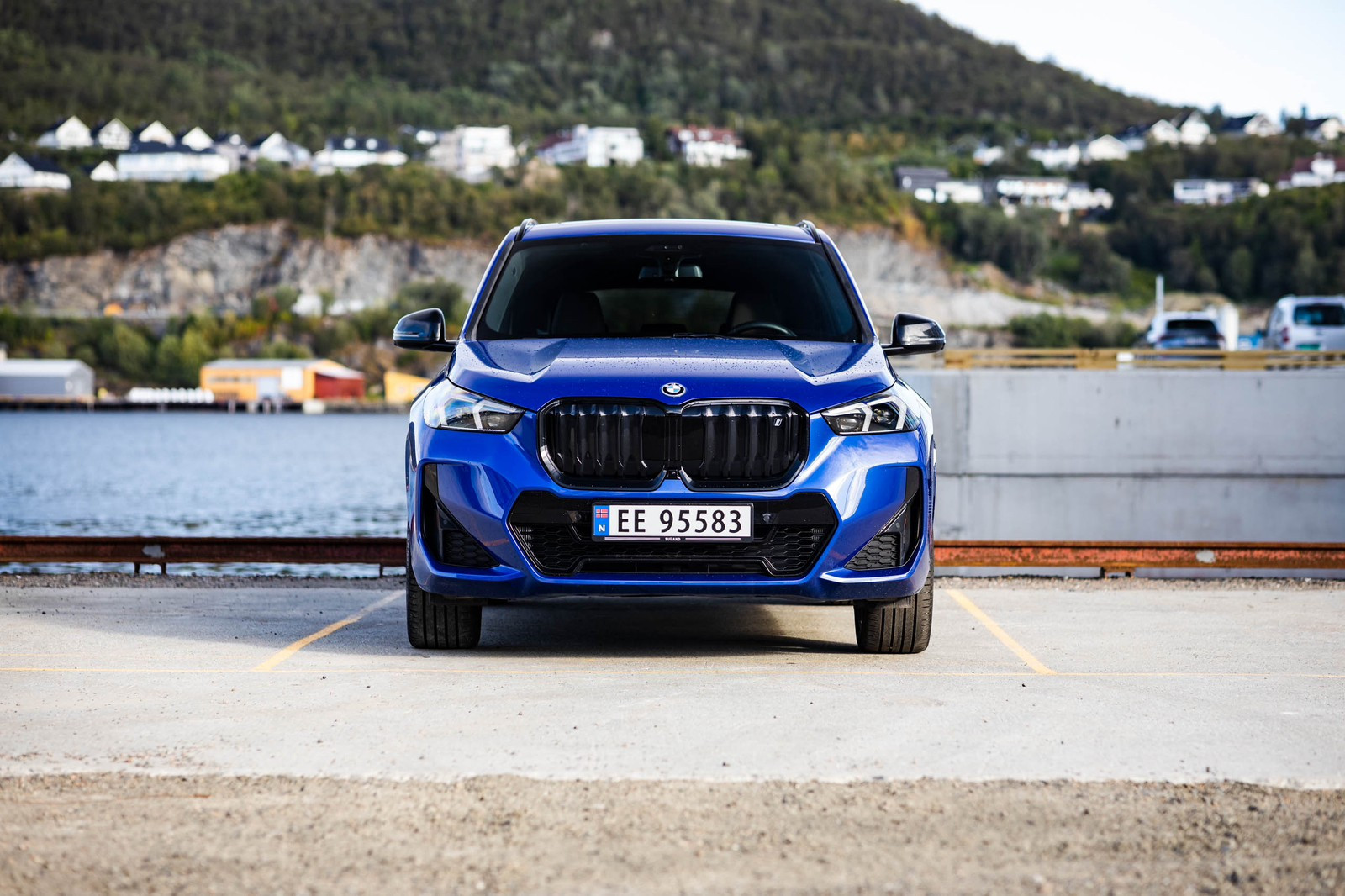 BMW iX1