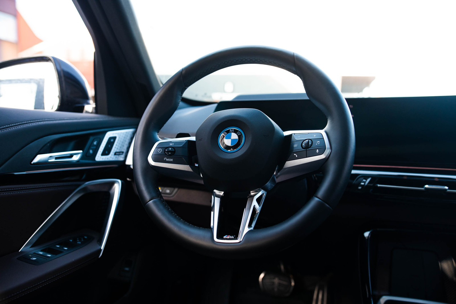 BMW iX1
