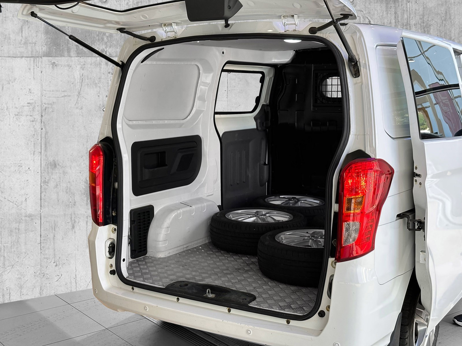 BYD T3