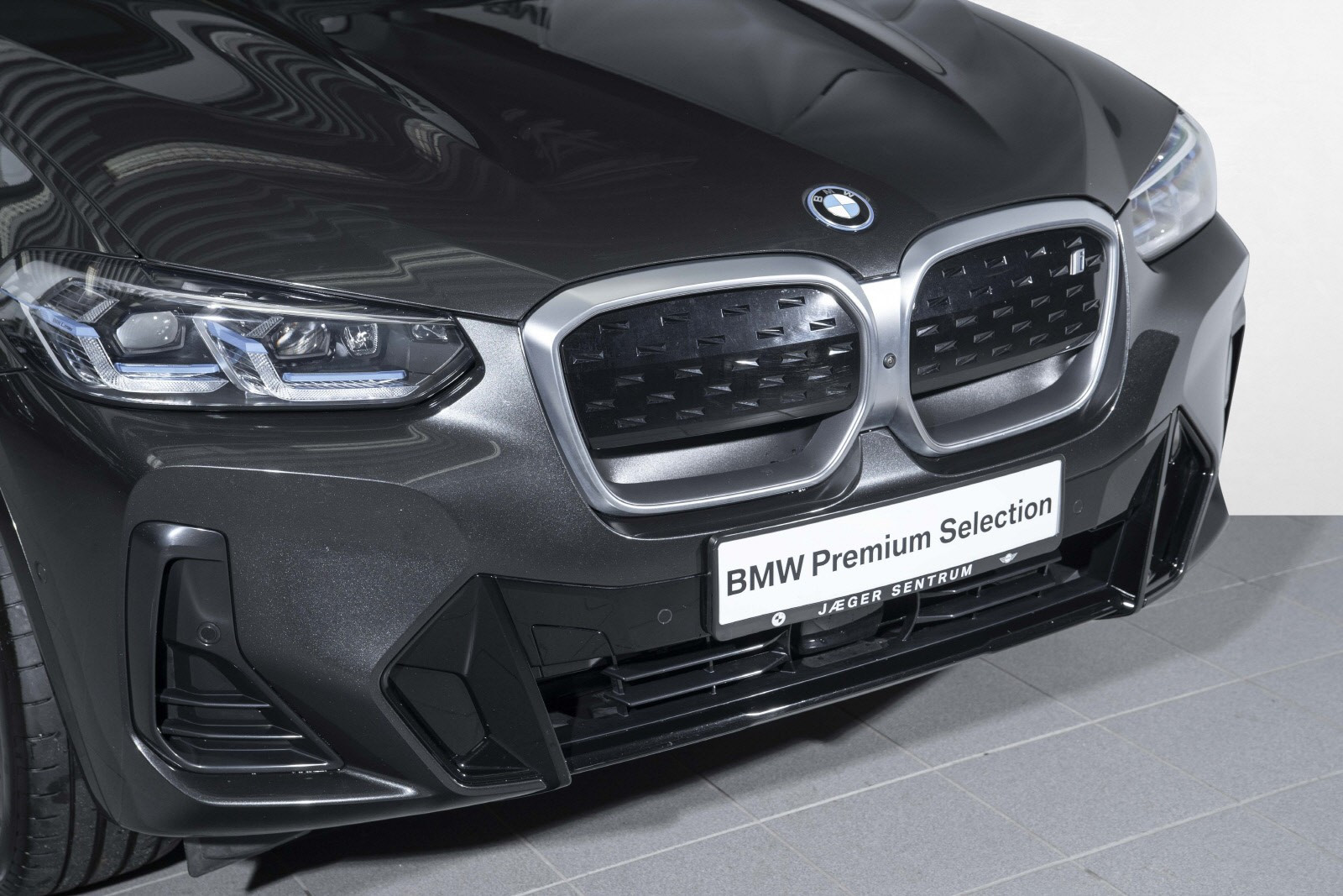 BMW iX3
