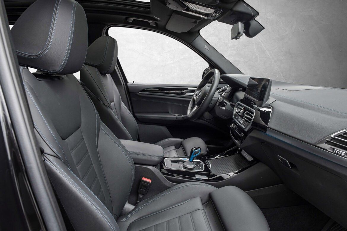 BMW iX3