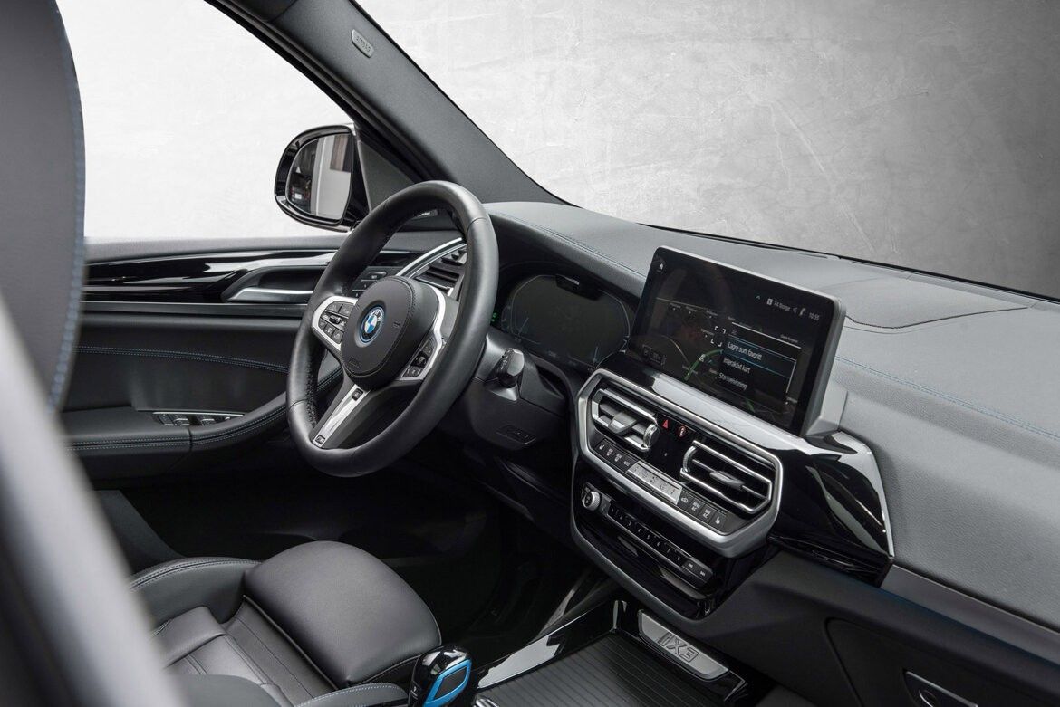 BMW iX3