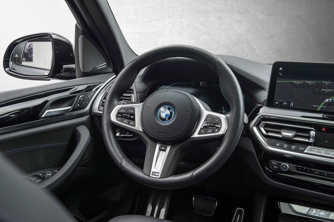 BMW iX3