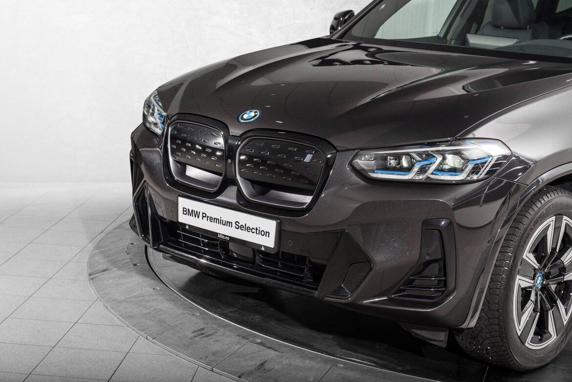 BMW iX3