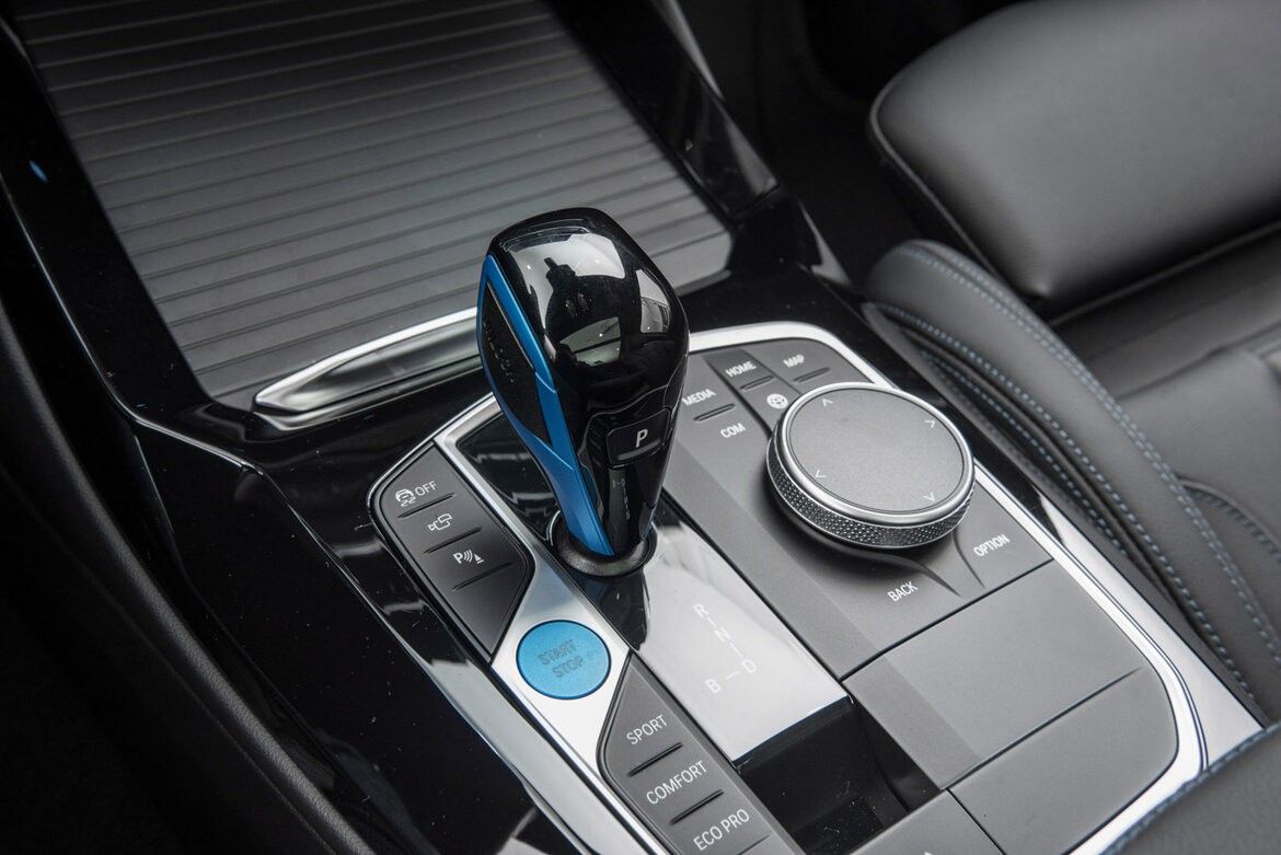 BMW iX3