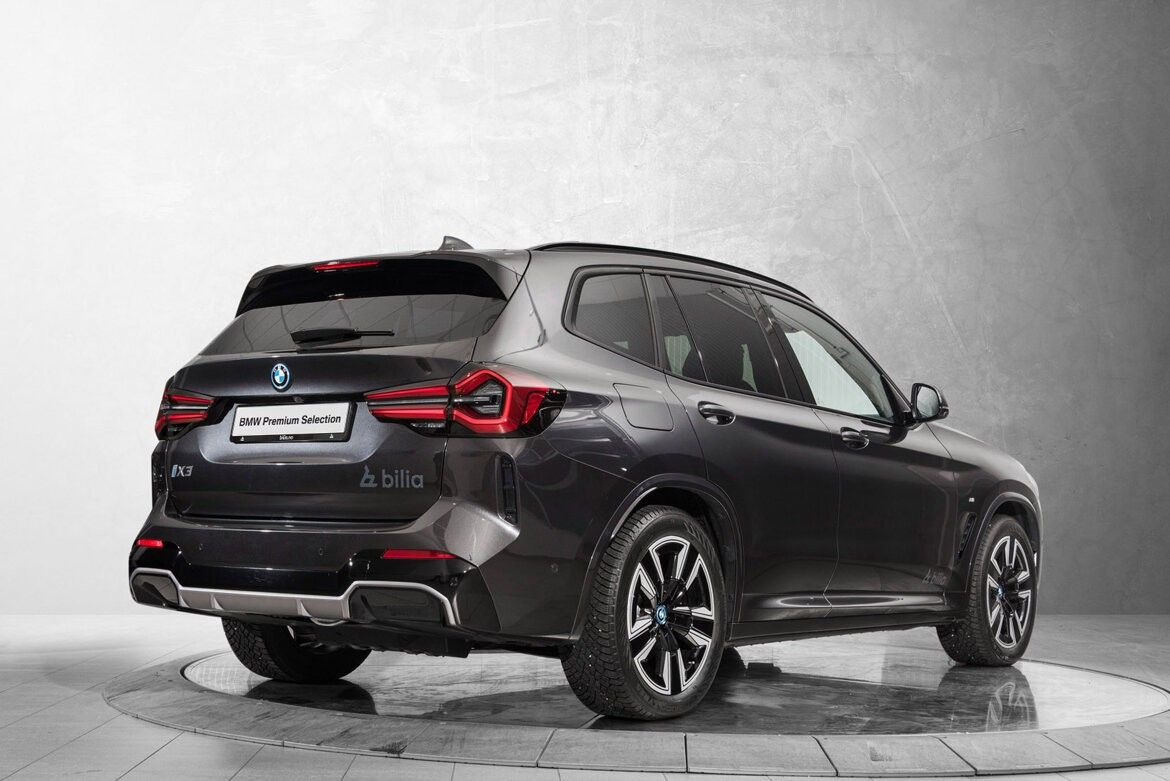 BMW iX3
