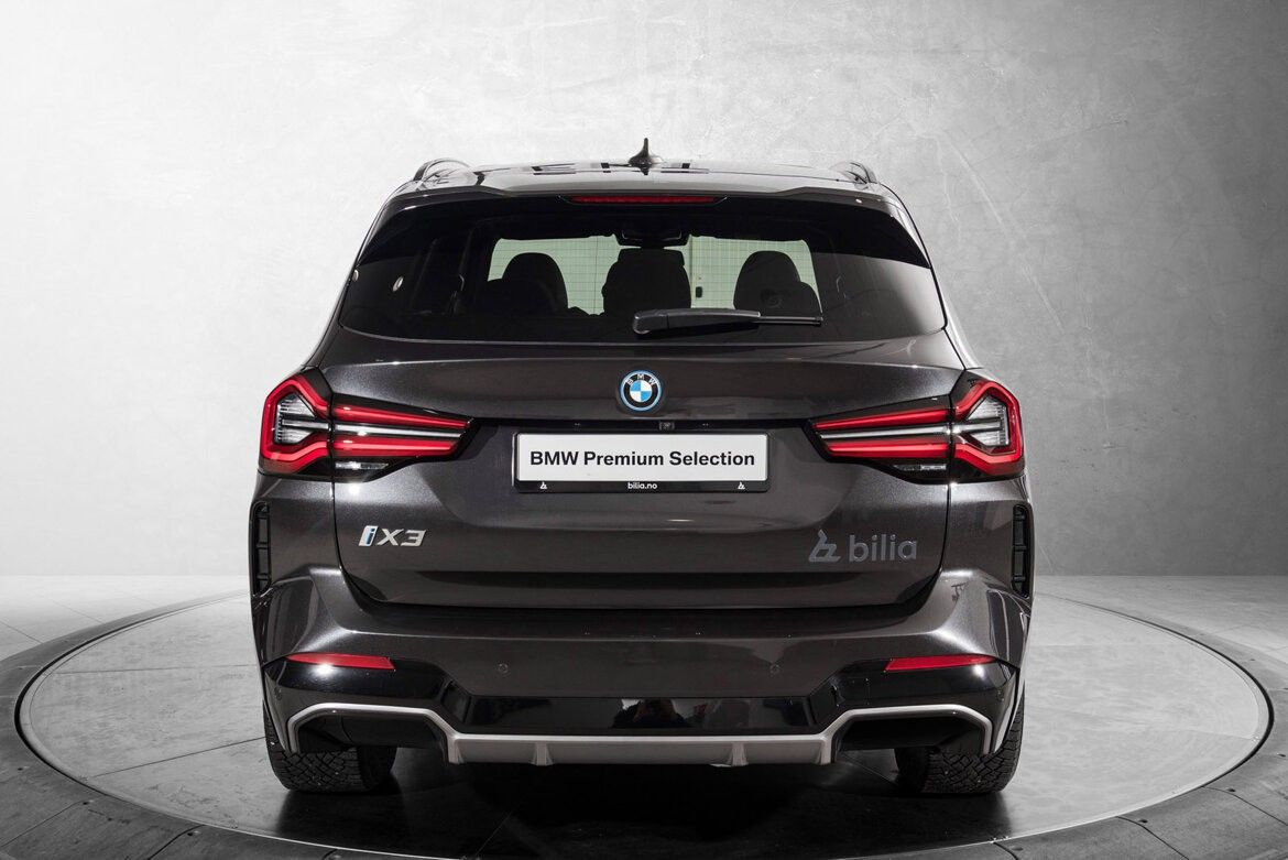 BMW iX3