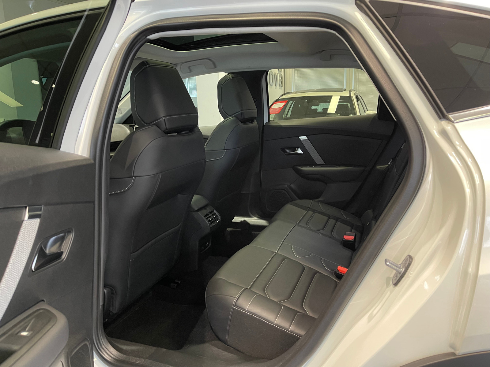 Citroen E-C4 X