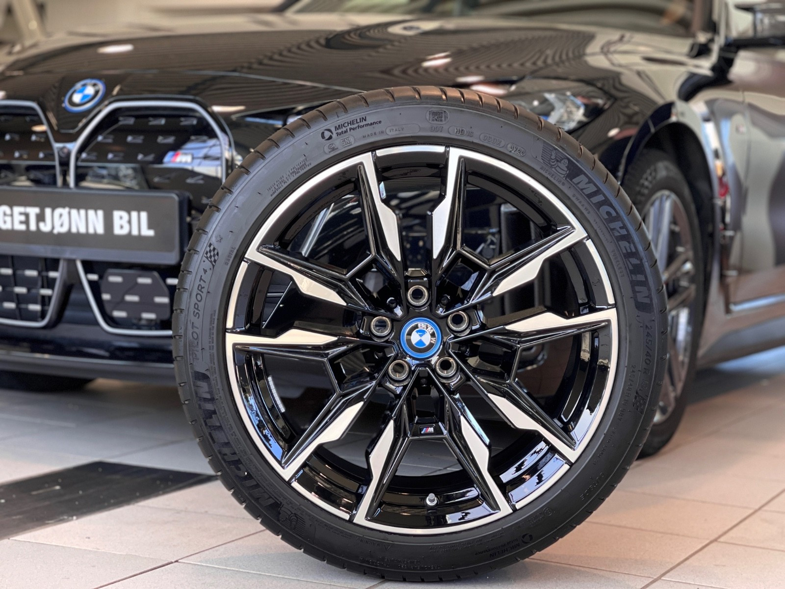 BMW i4 M50