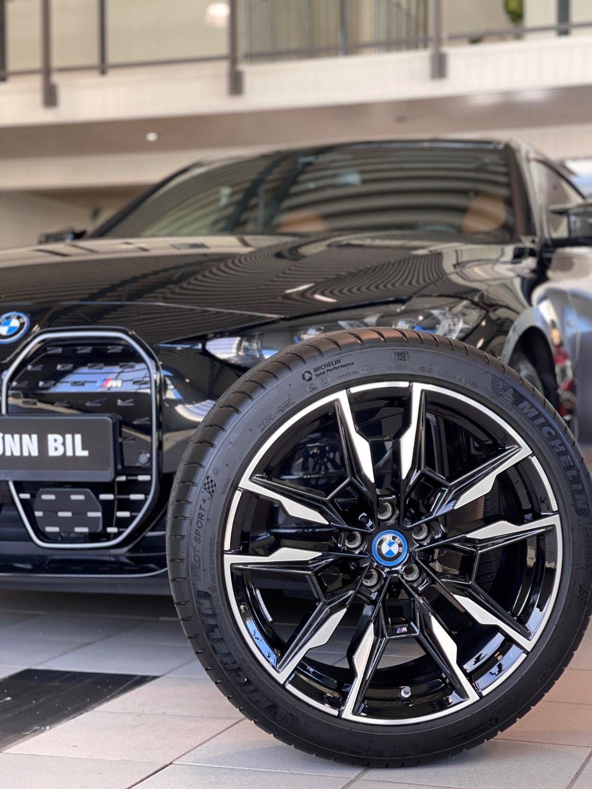 BMW i4 M50