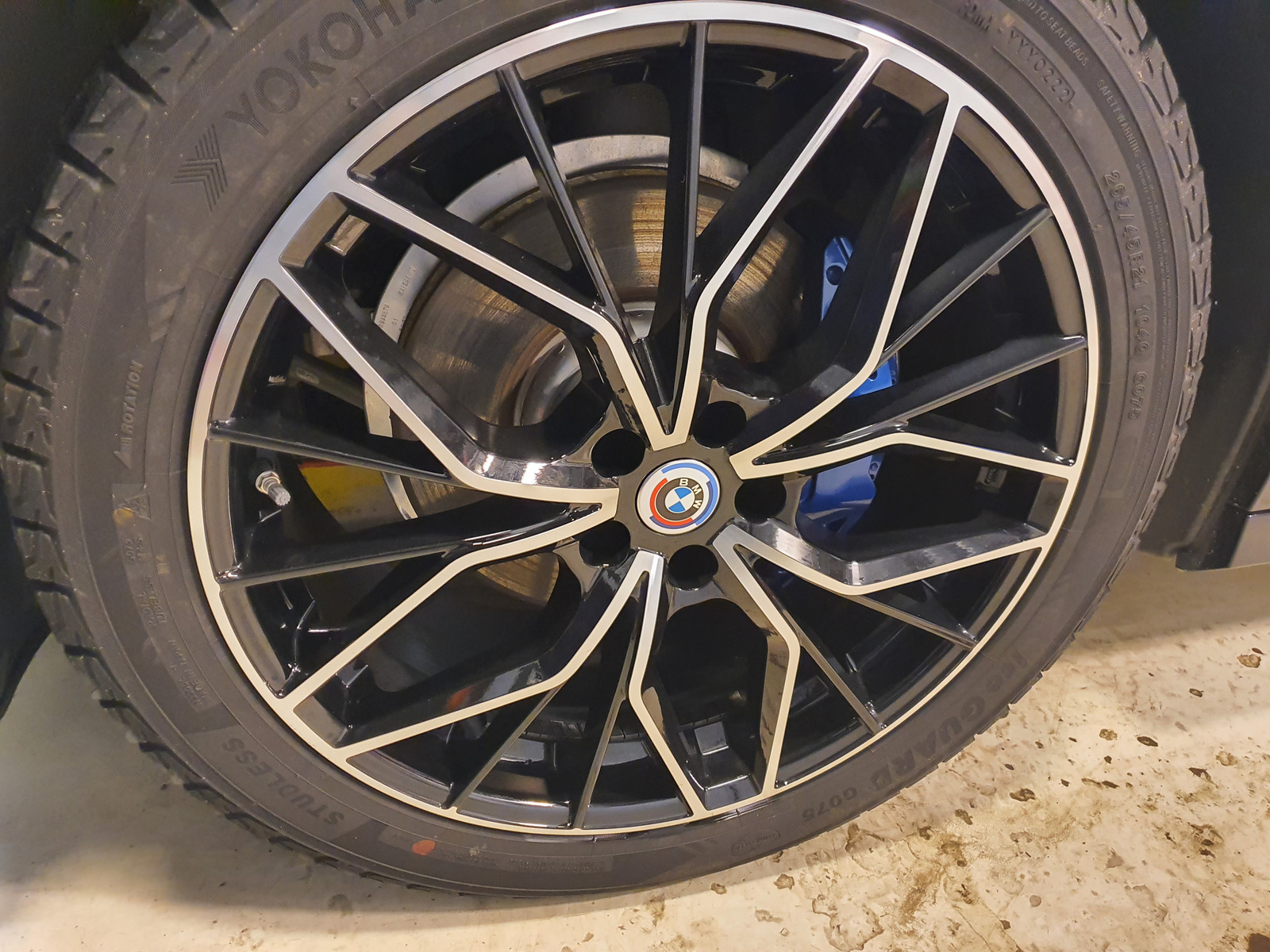 BMW iX xDrive 40
