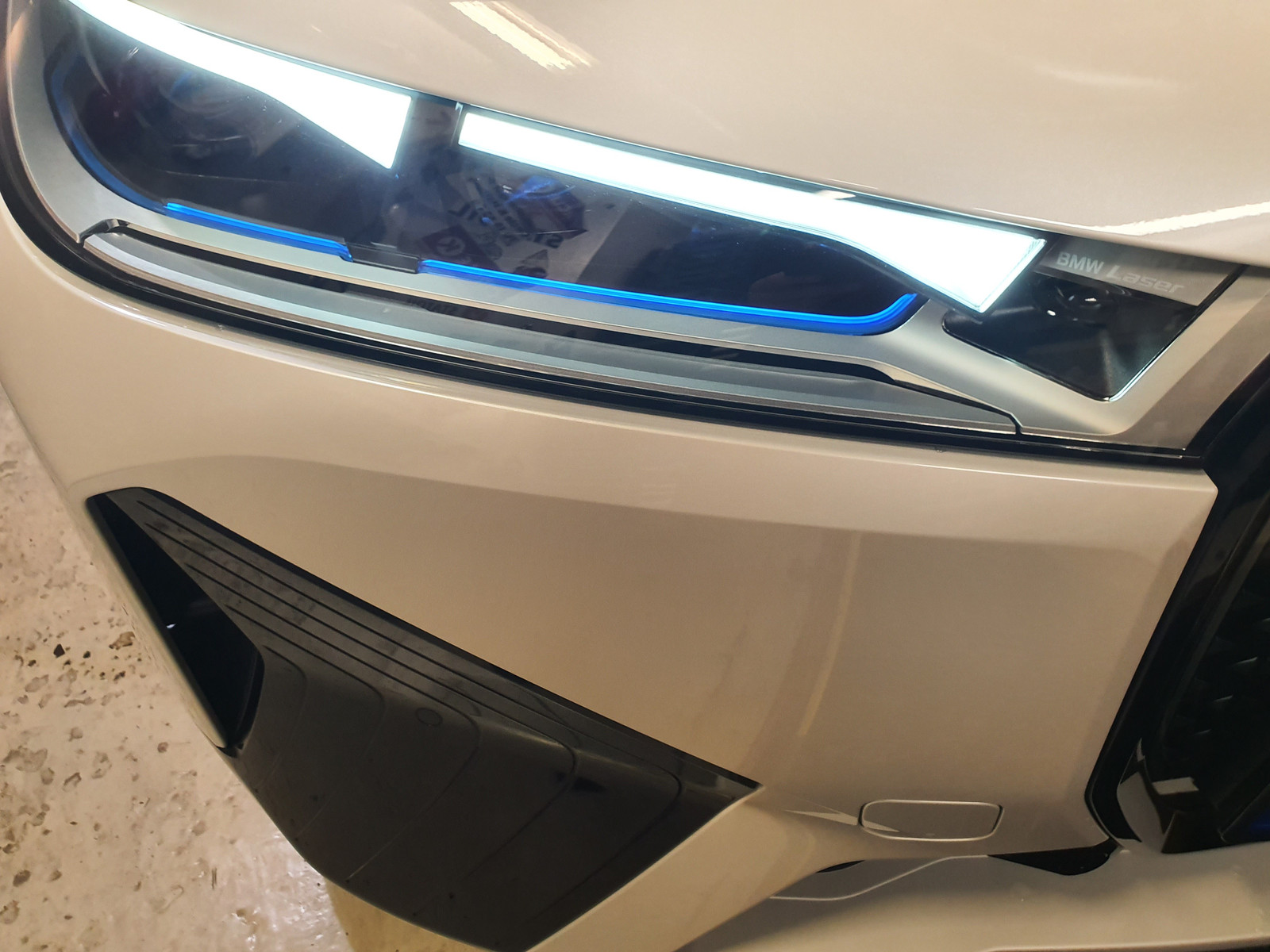 BMW iX xDrive 40