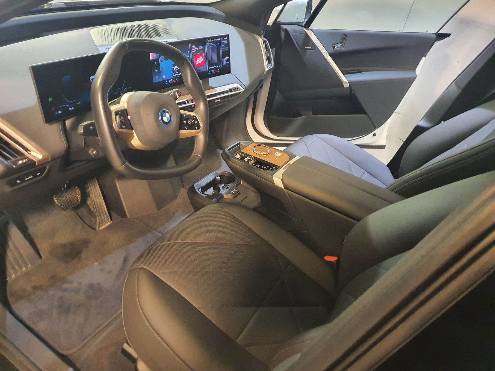 BMW iX xDrive 40