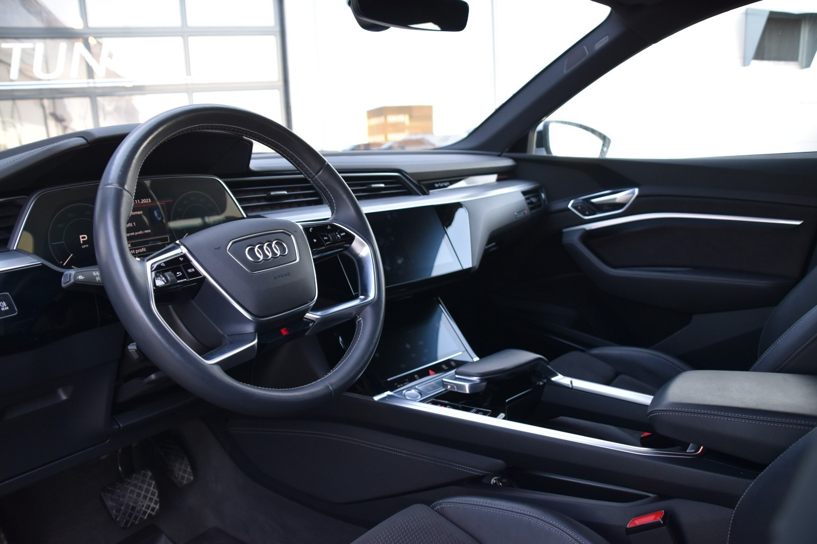 Audi e-tron