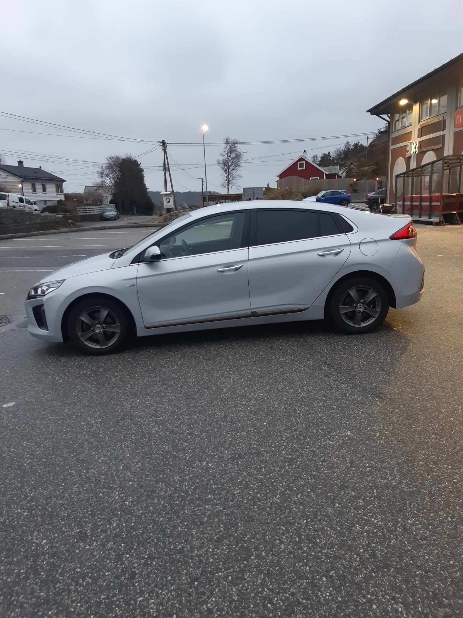 Hyundai IONIQ