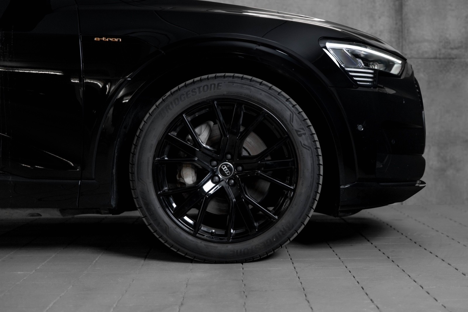 Audi e-tron