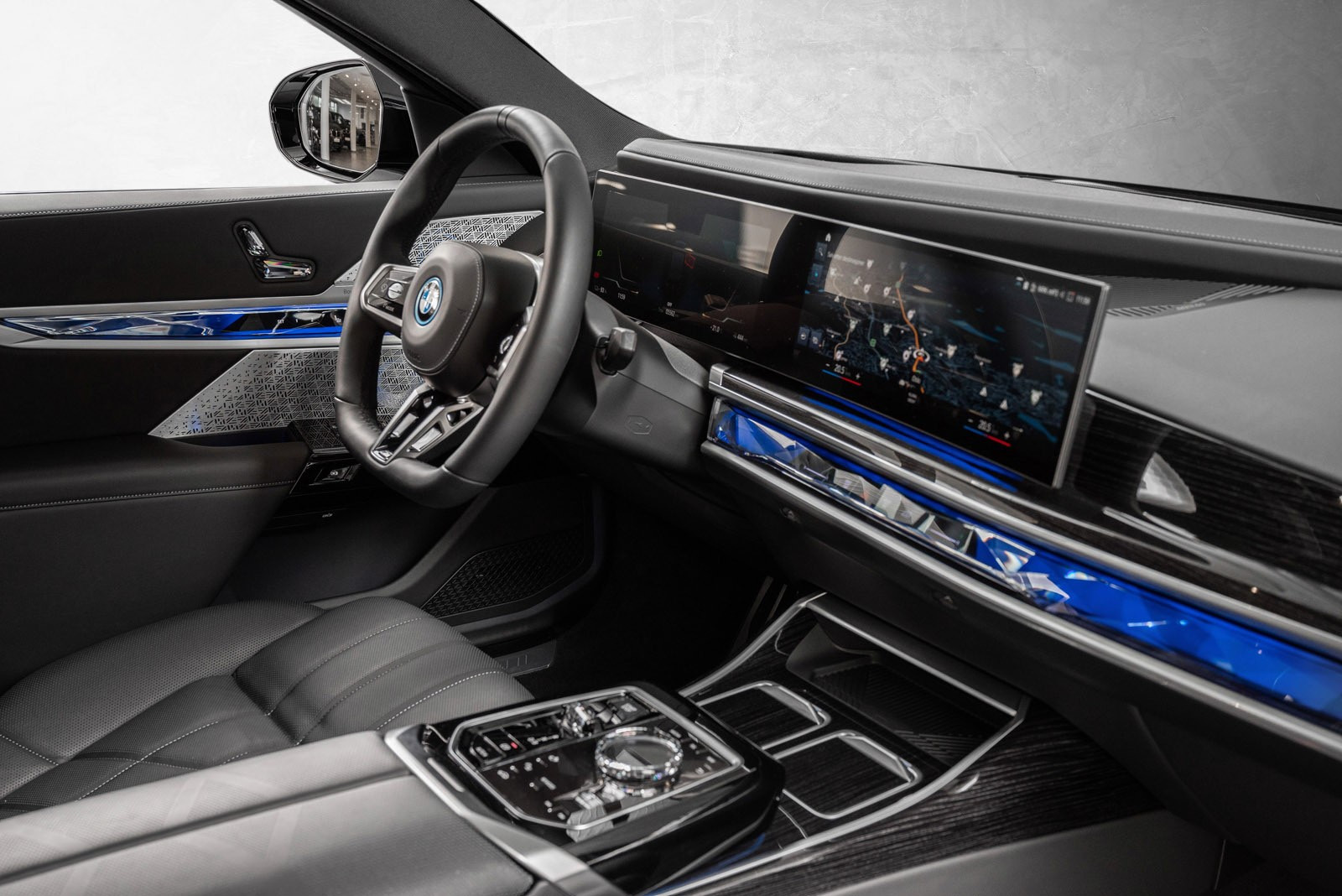 BMW i7