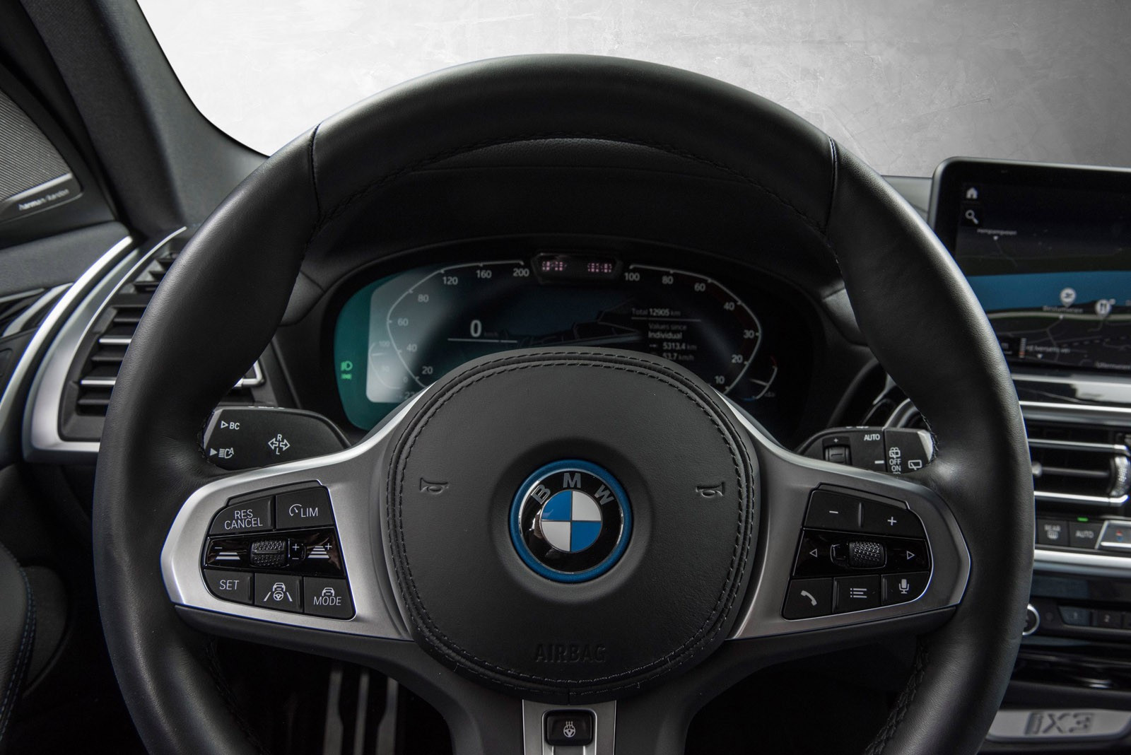 BMW iX3