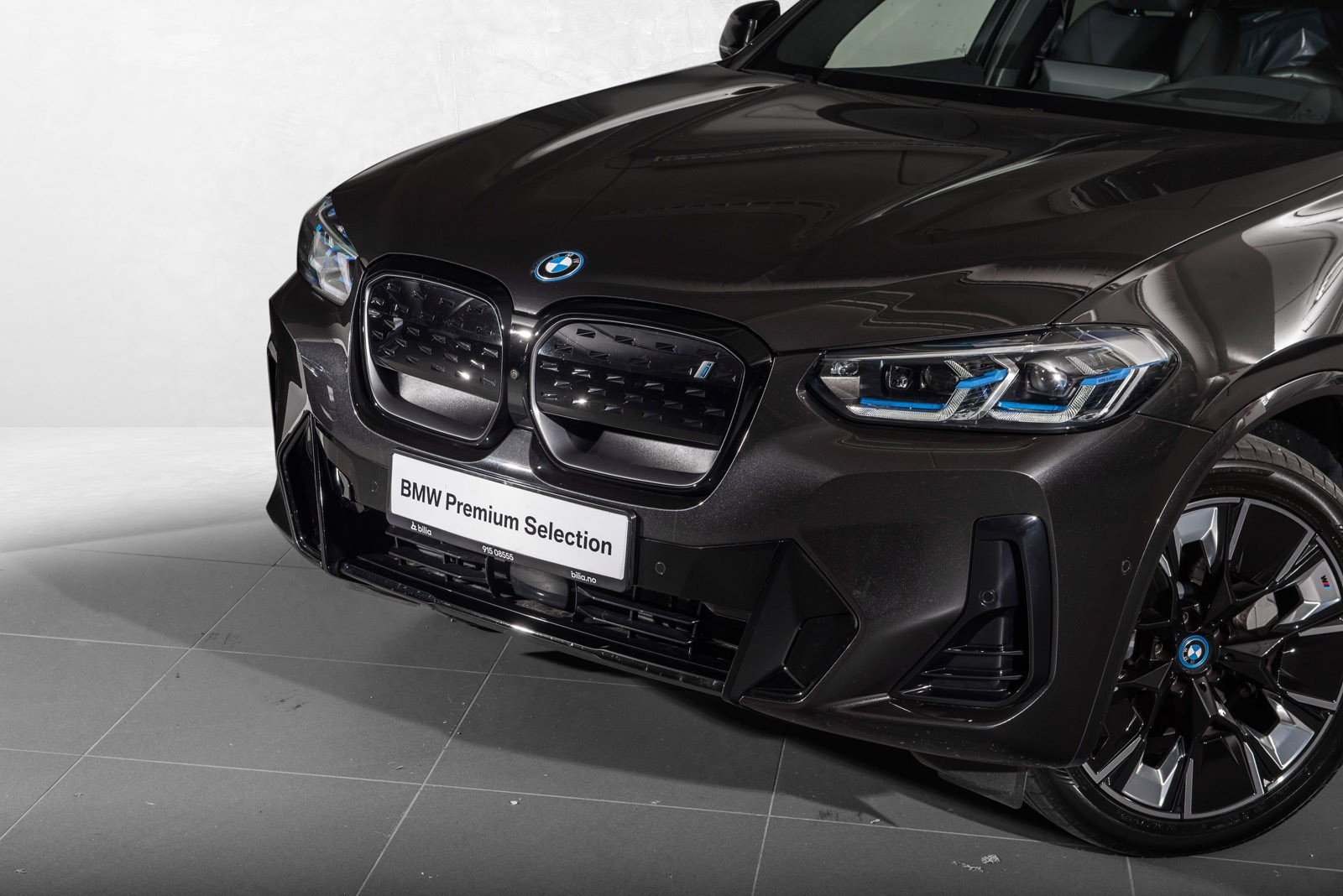 BMW iX3