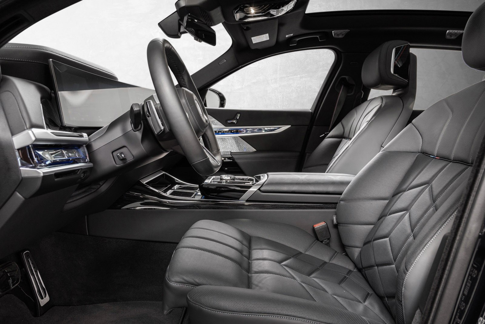 BMW i7