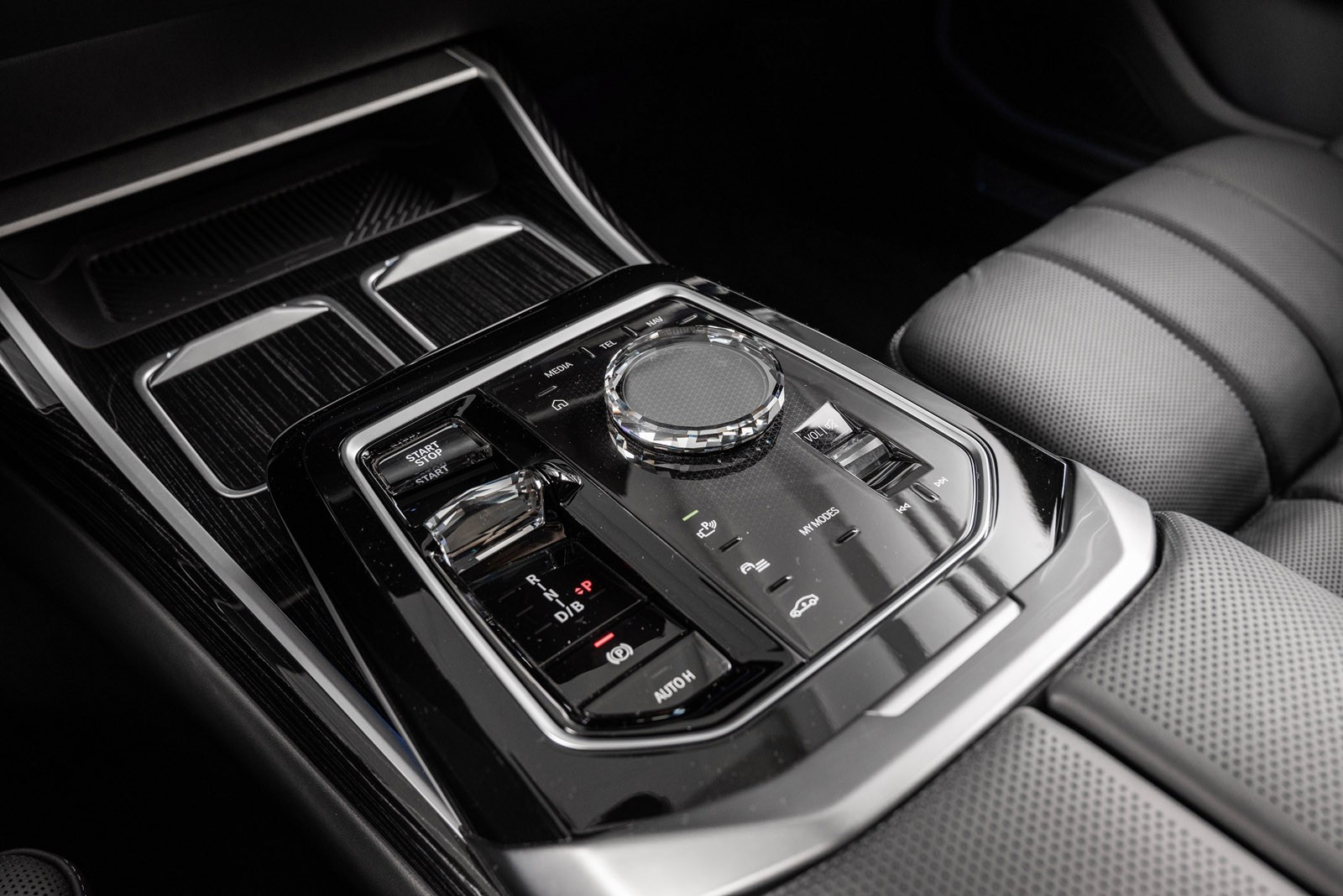 BMW i7