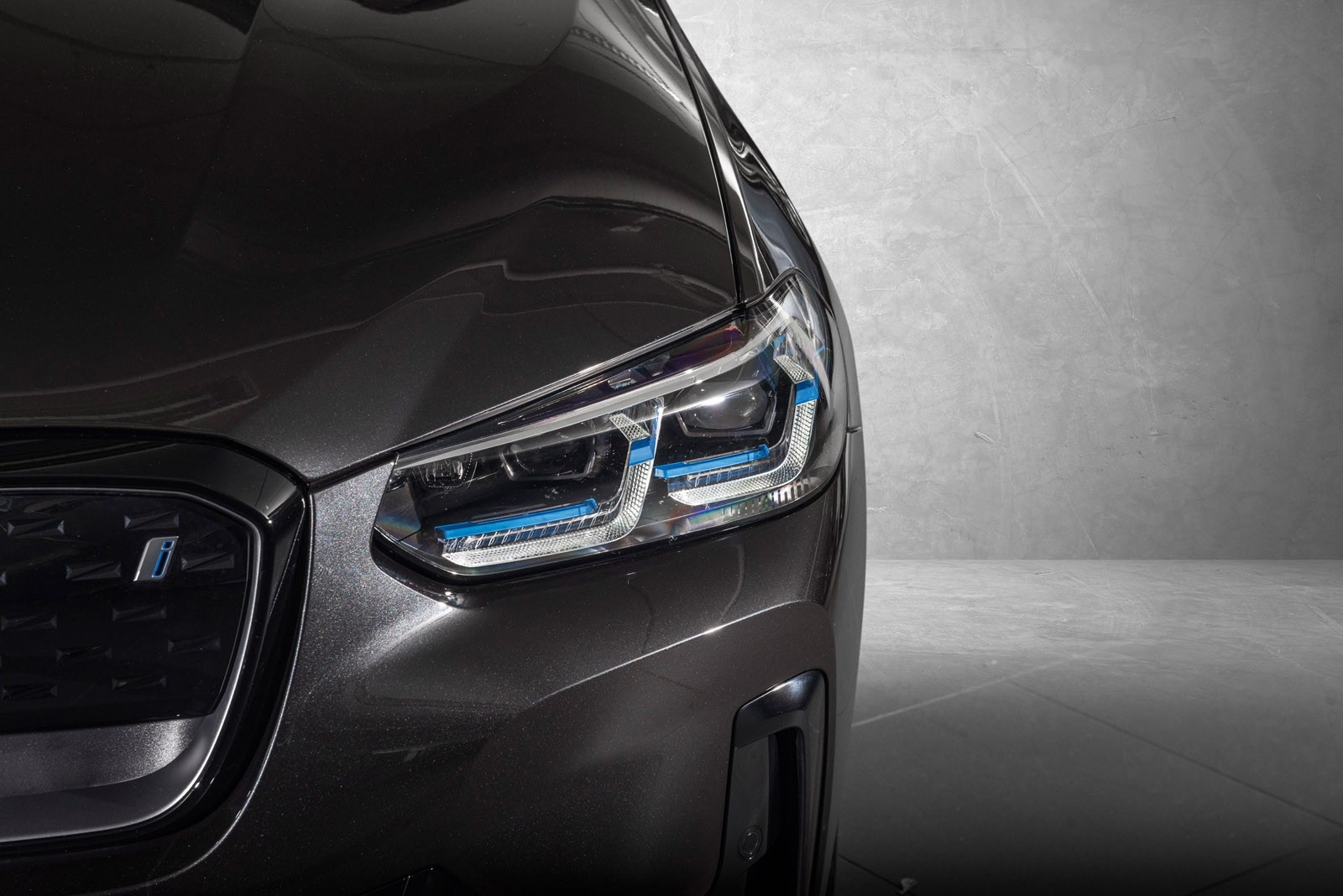 BMW iX3