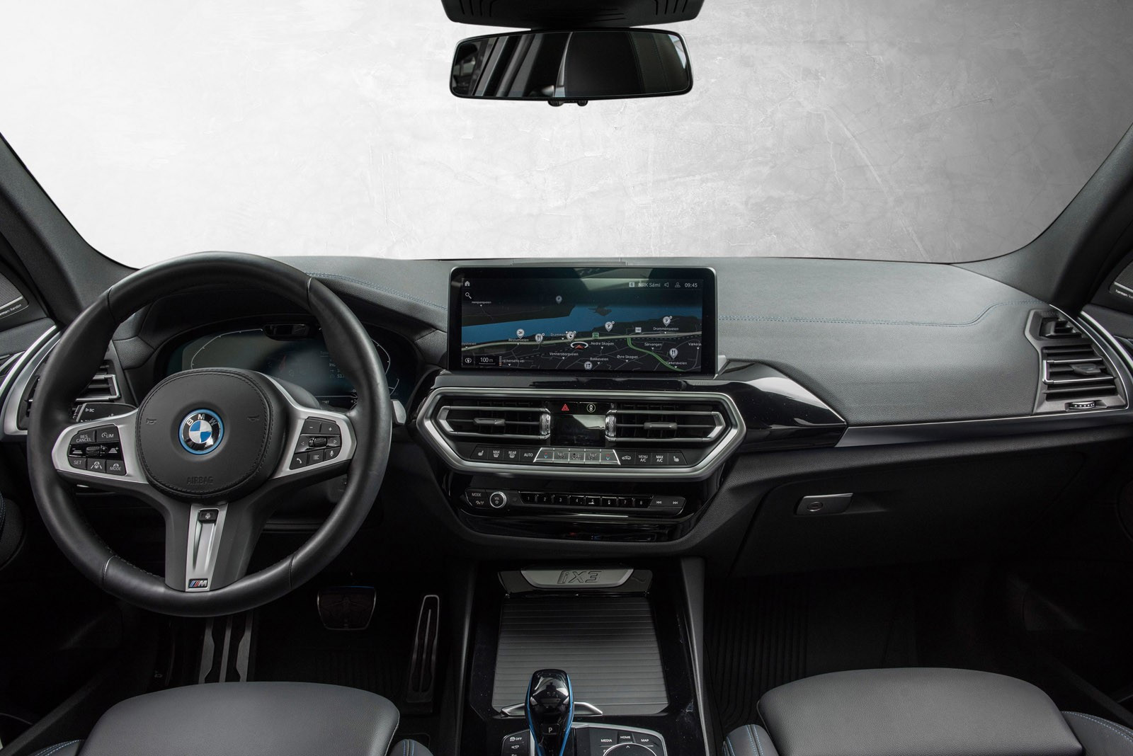 BMW iX3